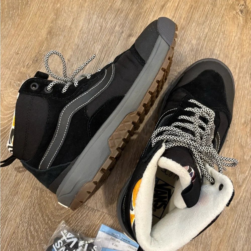 Vans Black High-Top Sneakers - Picture 5 of 6